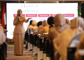 Ketua DWP Kanwil Kemenag Provinsi Bali Ikuti Rapat Kerja Nasional DWP Kemenag RI