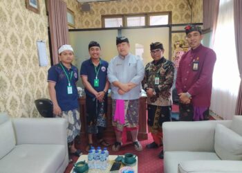 Kunjungan Aliansi Pemuda Hindu Bali ke Kantor Kemenag Gianyar