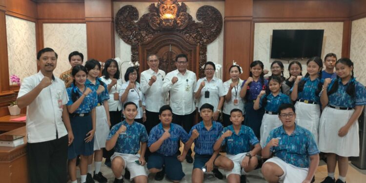 Pemkot Denpasar Berikan Dukungan Siswa Yang Akan Berlaga di Thailand Inventors Day 2025